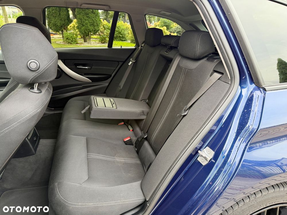 BMW Seria 3 - 23
