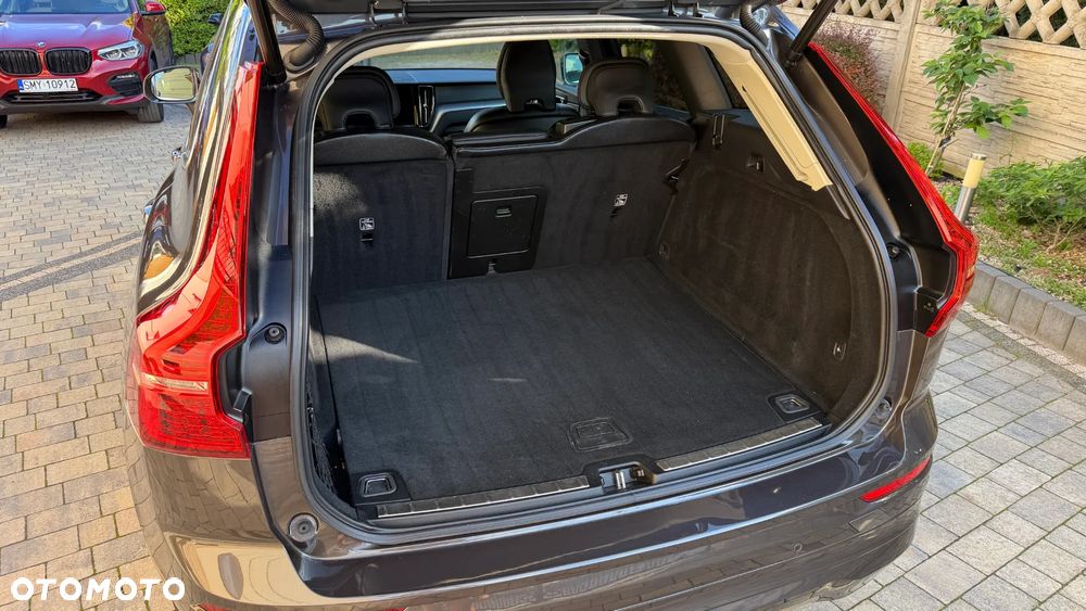 Volvo XC 60 B4 D Geartronic Momentum Pro - 31