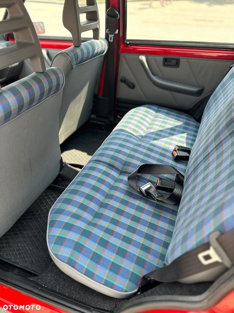 Fiat Uno 899 - 17