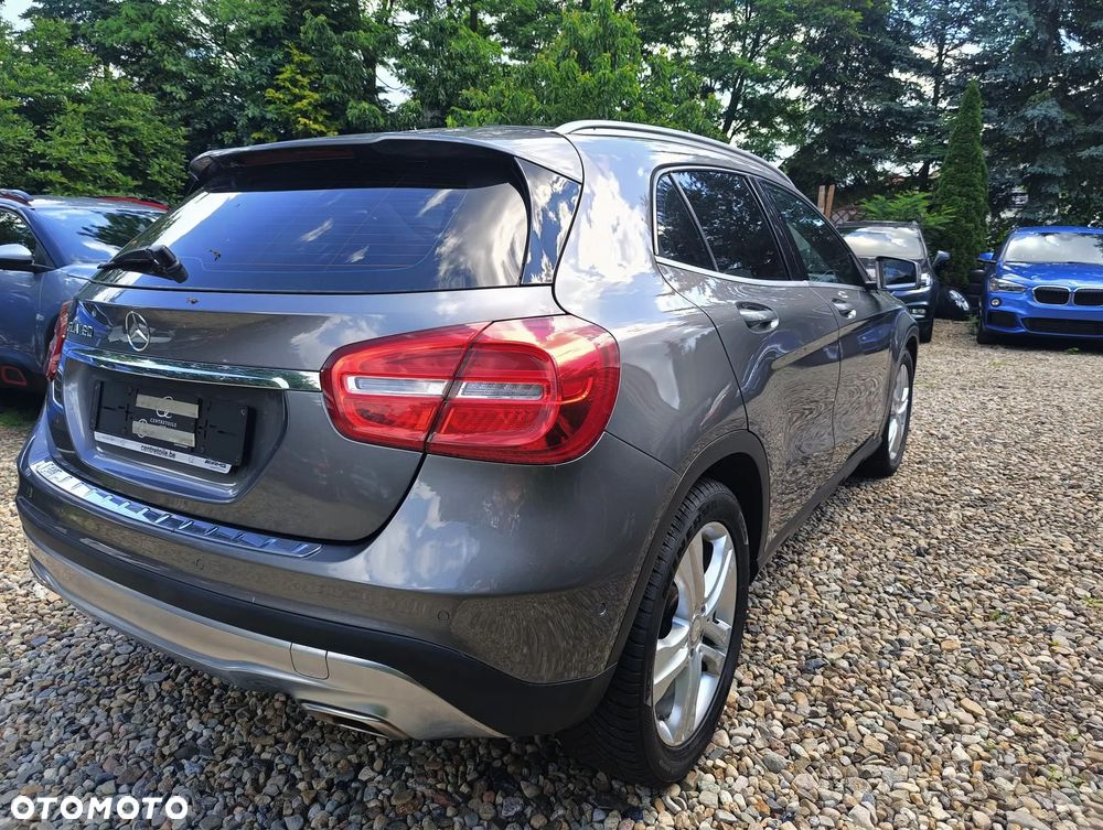 Mercedes-Benz GLA 180 Urban - 19