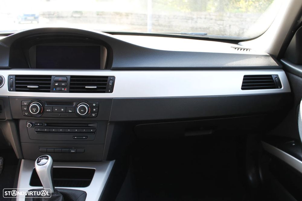 BMW 318 d Navigation - 20