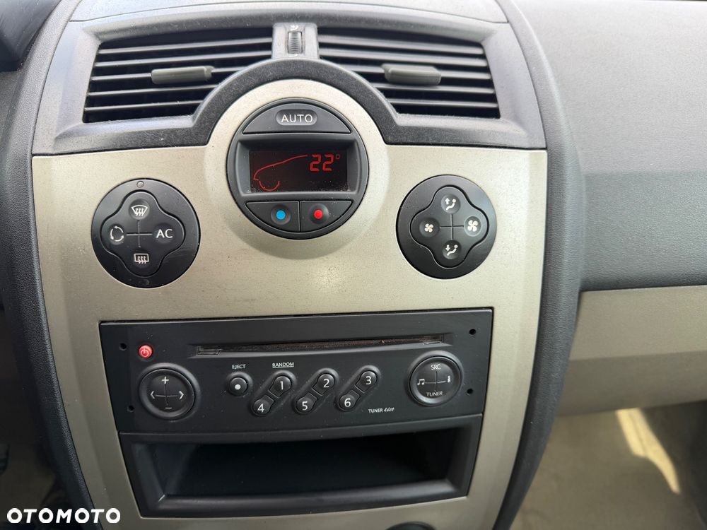 Renault Megane 2.0 Grandtour Luxe Privilege - 23