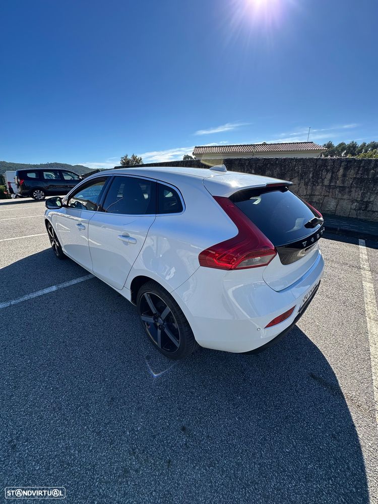 Volvo V40 D2 Momentum - 13