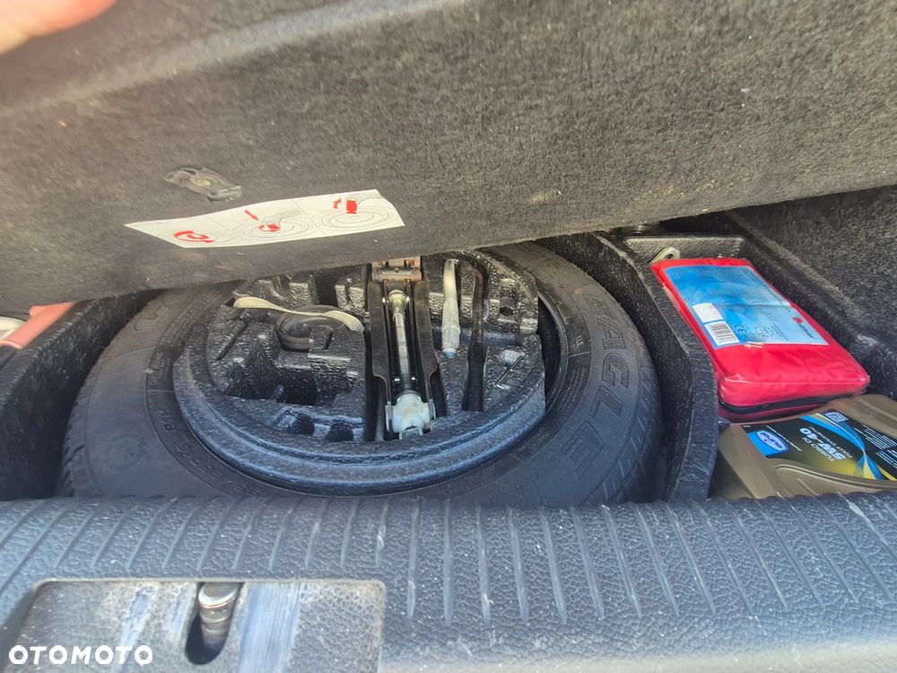 Volkswagen Golf 1.9 TDI 4Motion DPF Tour - 14