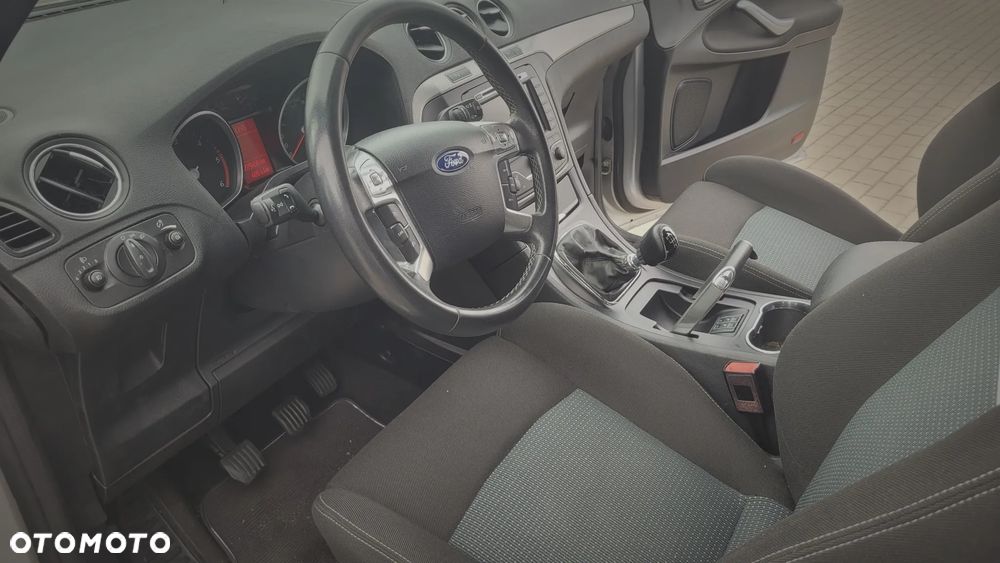Ford S-Max 2.0 TDCi DPF Trend - 32