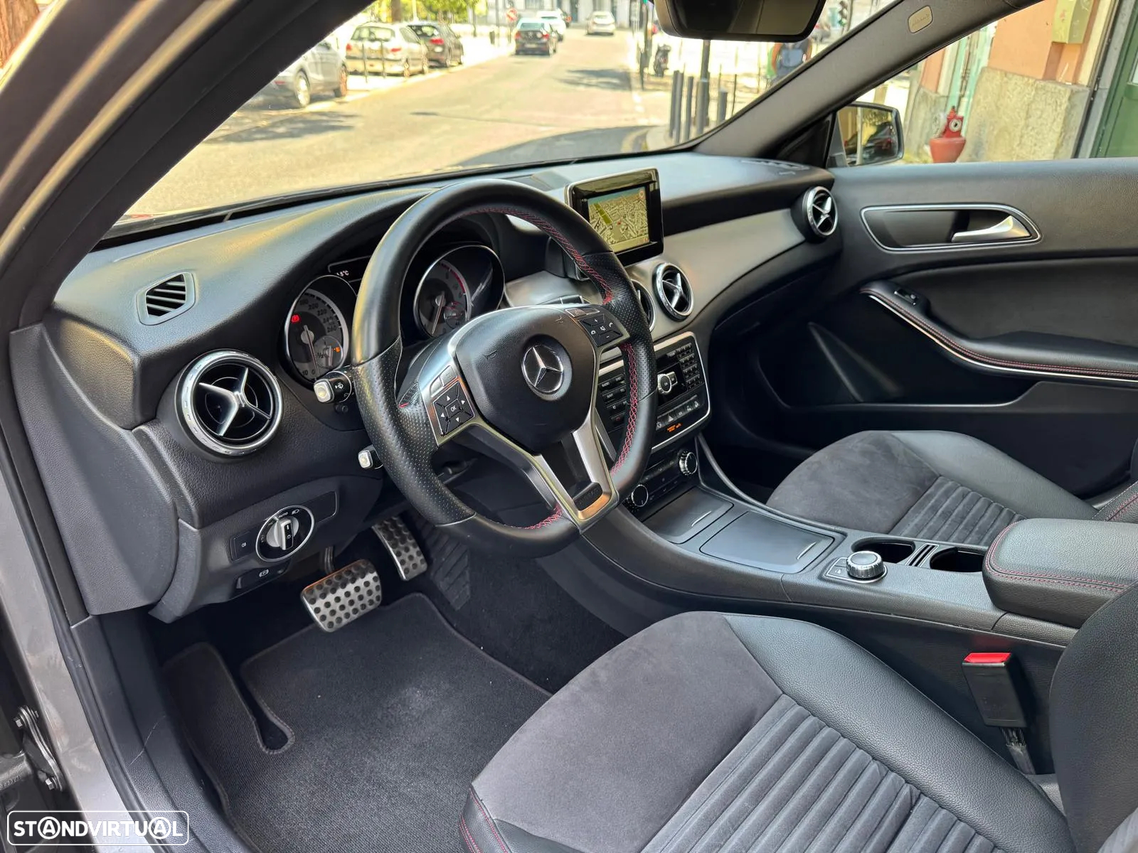 Mercedes-Benz GLA 220 CDi AMG Line 4-Matic - 17