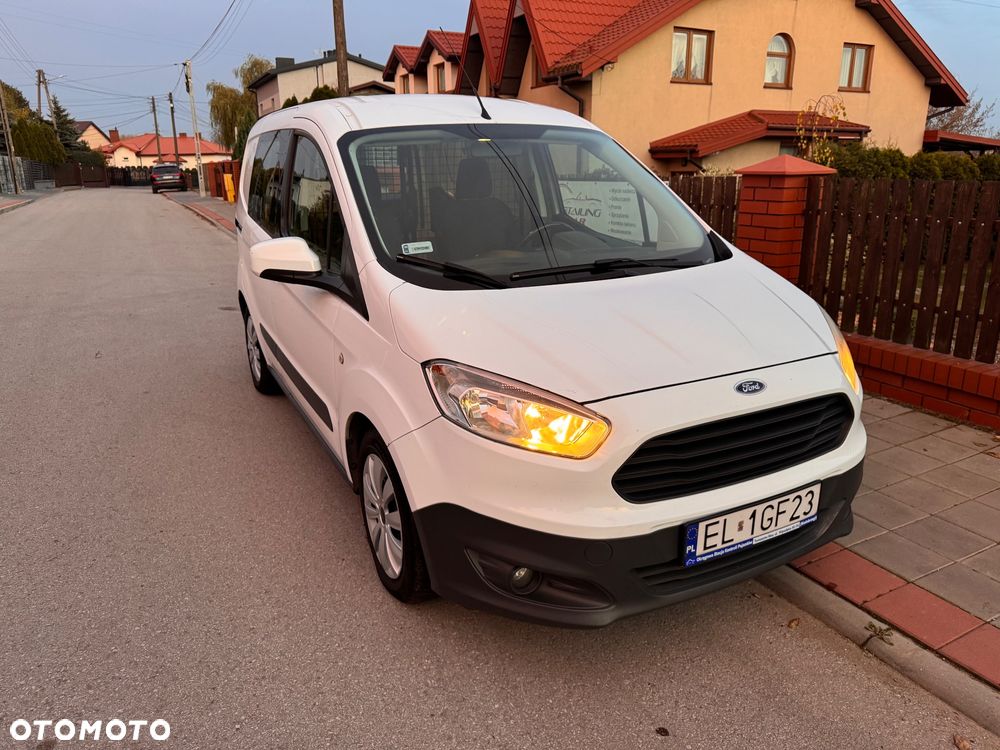 Ford Transit Courier - 14