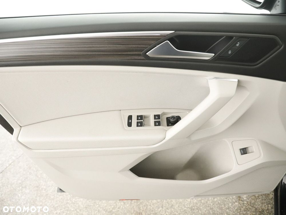 Volkswagen Tiguan Allspace 2.0 TDI 4Mot Elegance DSG - 20