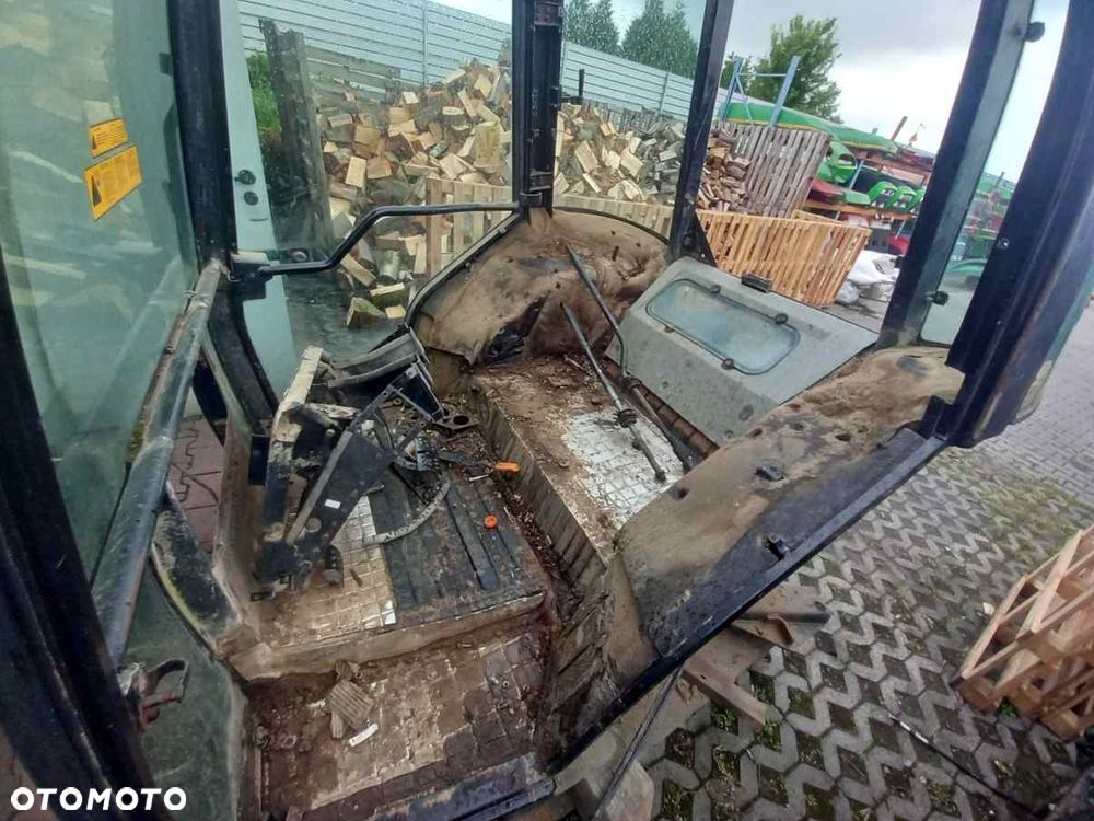 Elementy kabiny Massey Ferguson 8150 - 5