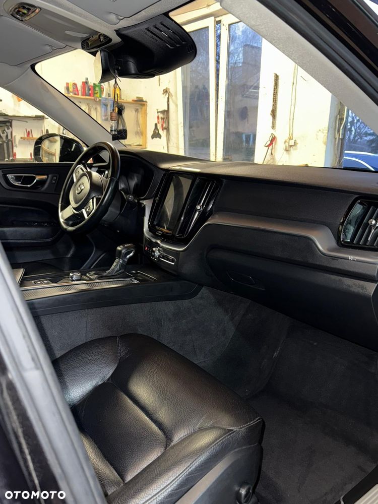 Volvo XC 60 D4 Momentum - 5
