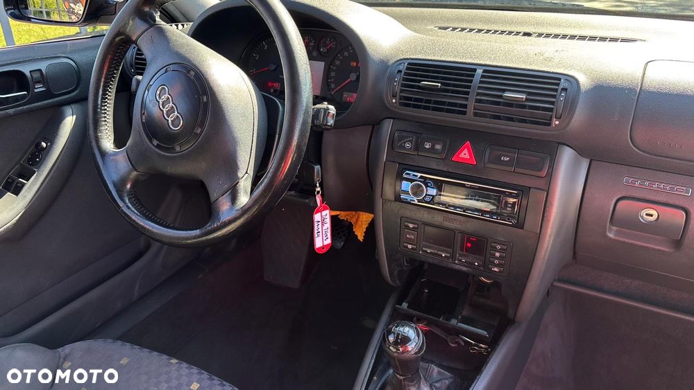Audi A3 3-drzwiowe 1.8T Quattro Attraction - 18