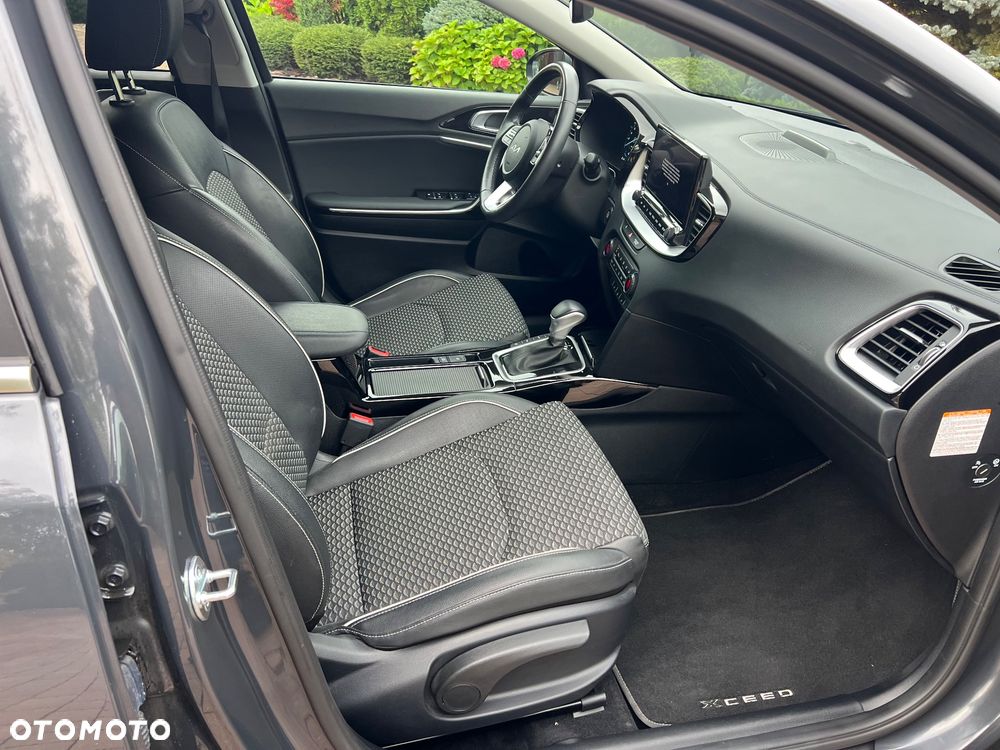 Kia XCeed - 26