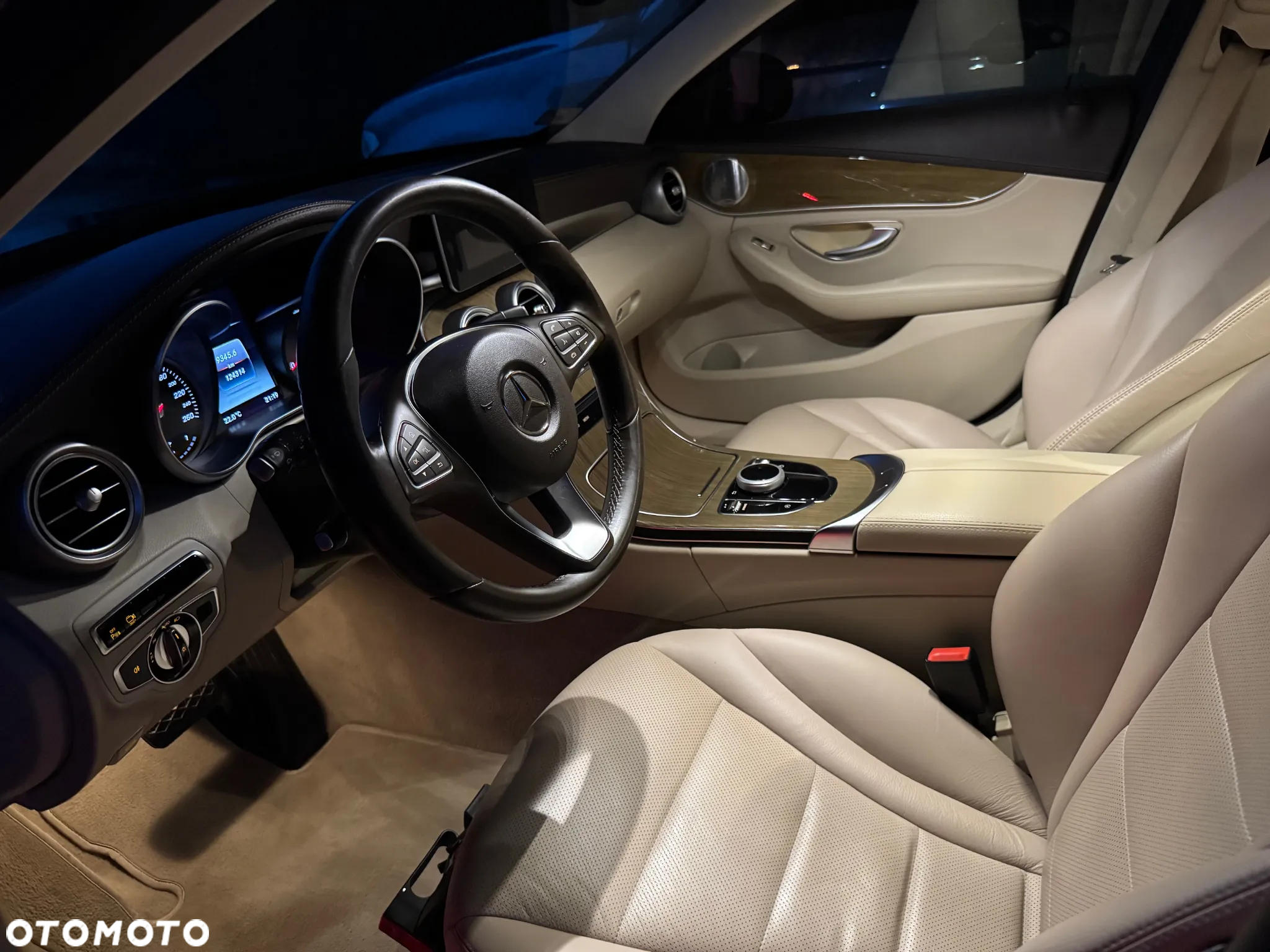 Mercedes-Benz Klasa C 250 7G-TRONIC - 22