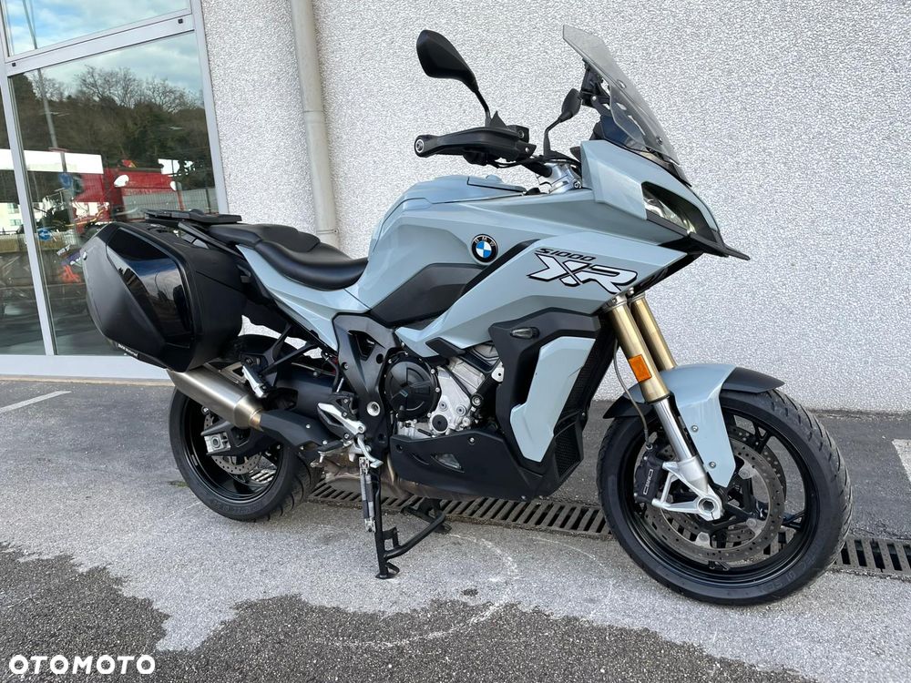BMW S - 22