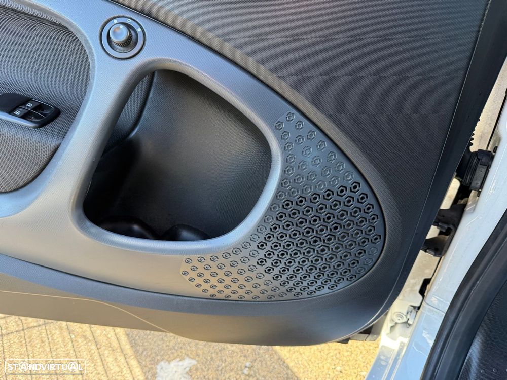 Smart Fortwo Cabrio 1.0 71 Passion Aut. - 33