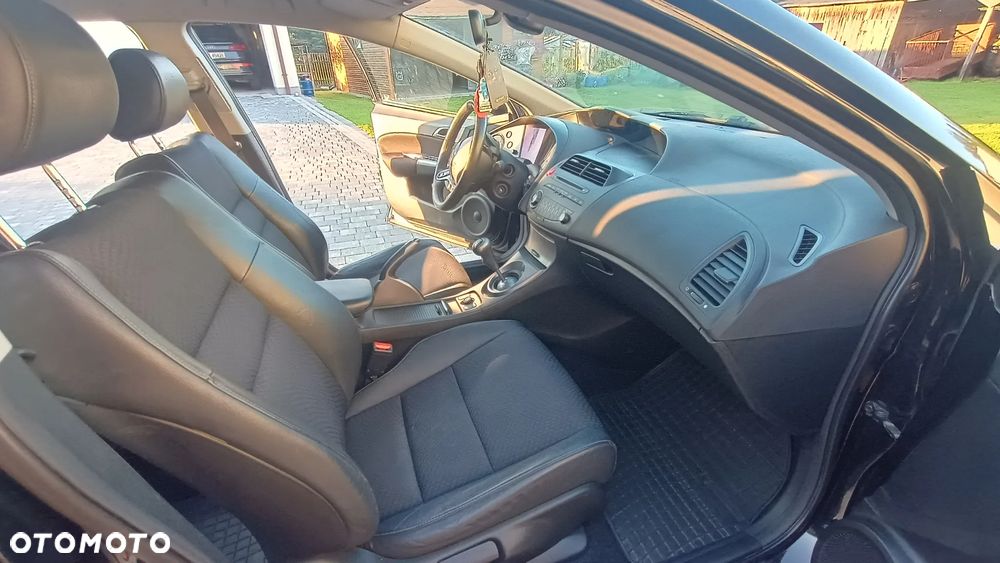 Honda Civic 1.4 i-VTEC - 9