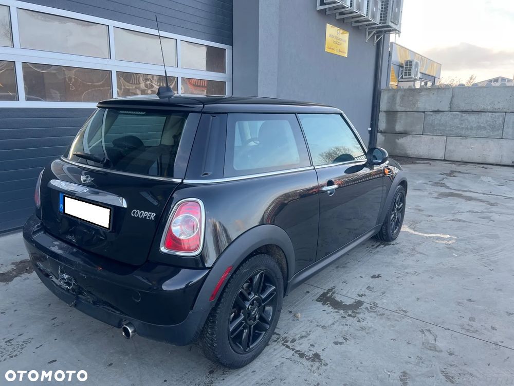 MINI Cooper Standard - 5