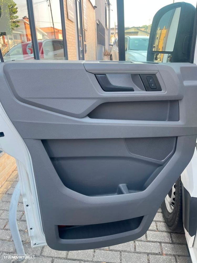 VW Crafter 35 2.0 TDI L4H3 Longo Tecto Alto - 27