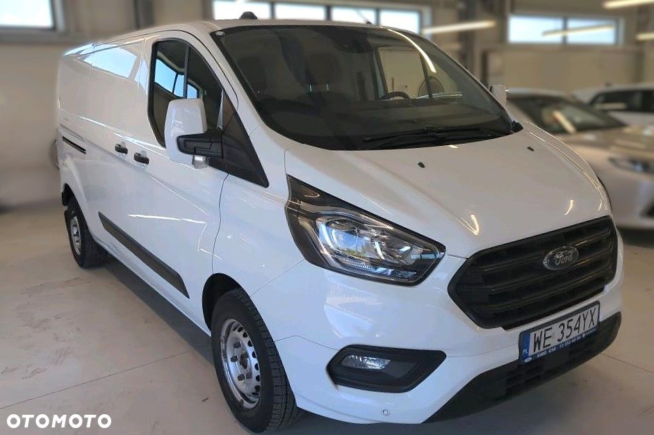 Ford TRANSIT CUSTOM VAN 300L MODEL L2H1 Long VAT-1 Cięż. 3 osobowy SILNIK 2.0 130KM Euro-6 DUŻA ŁADOWNOŚĆ 1086kg DMC 3000kg Homologacja na hak 2800kg ZABUDOWA PAKI! Niski przebieg TYLKO 93tys.km! - 2