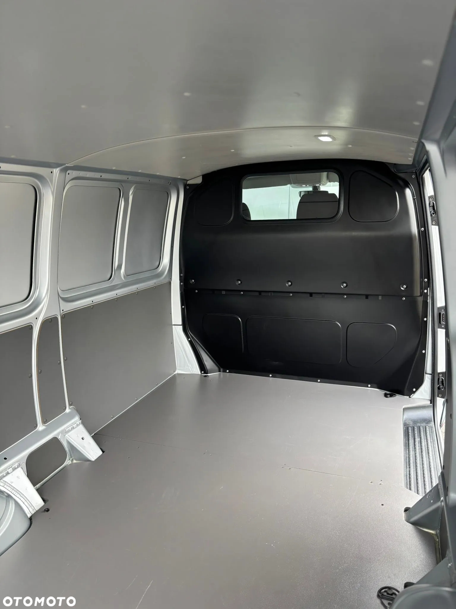 Volkswagen Transporter T6.1 TDI L2 DSG - 18