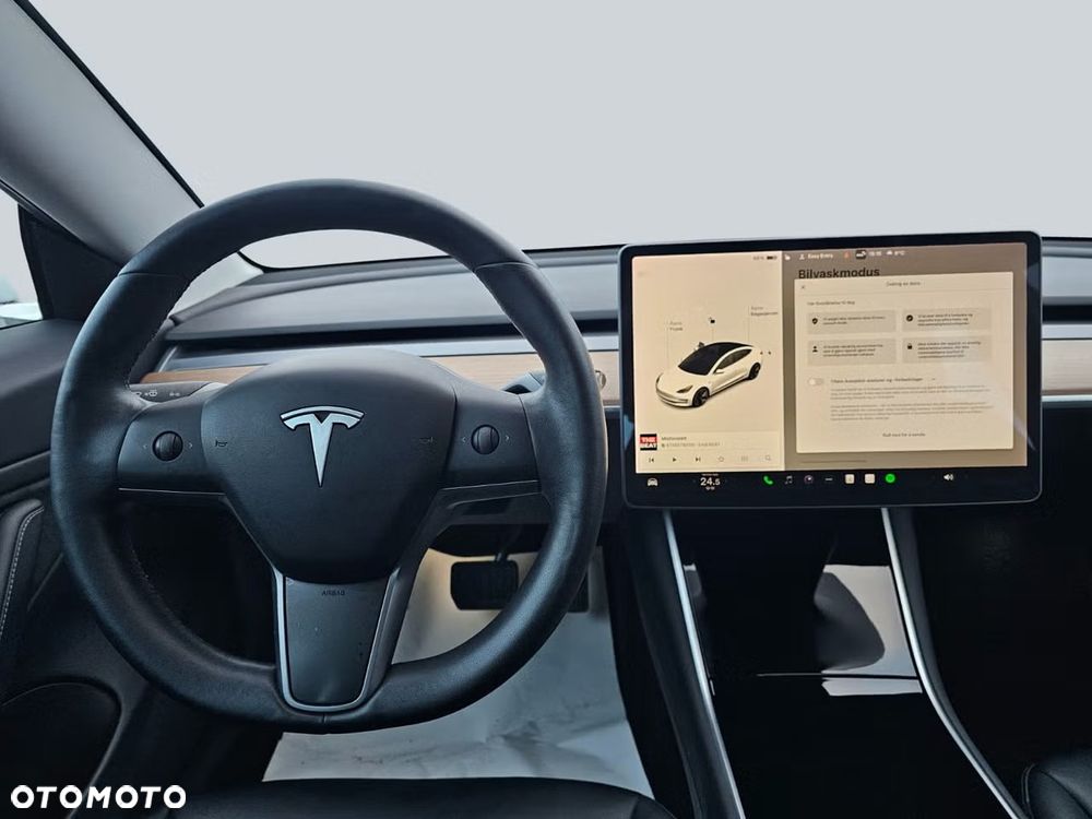 Tesla Model 3 - 8