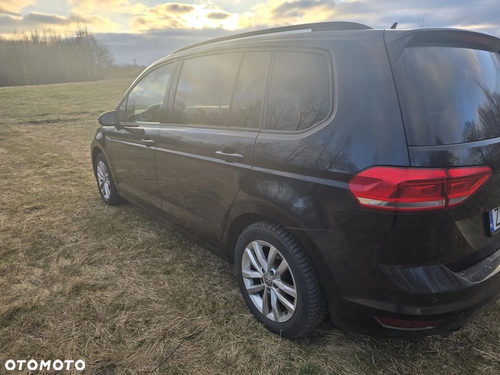 Volkswagen Touran 2.0 TDI BMT Comfortline - 22