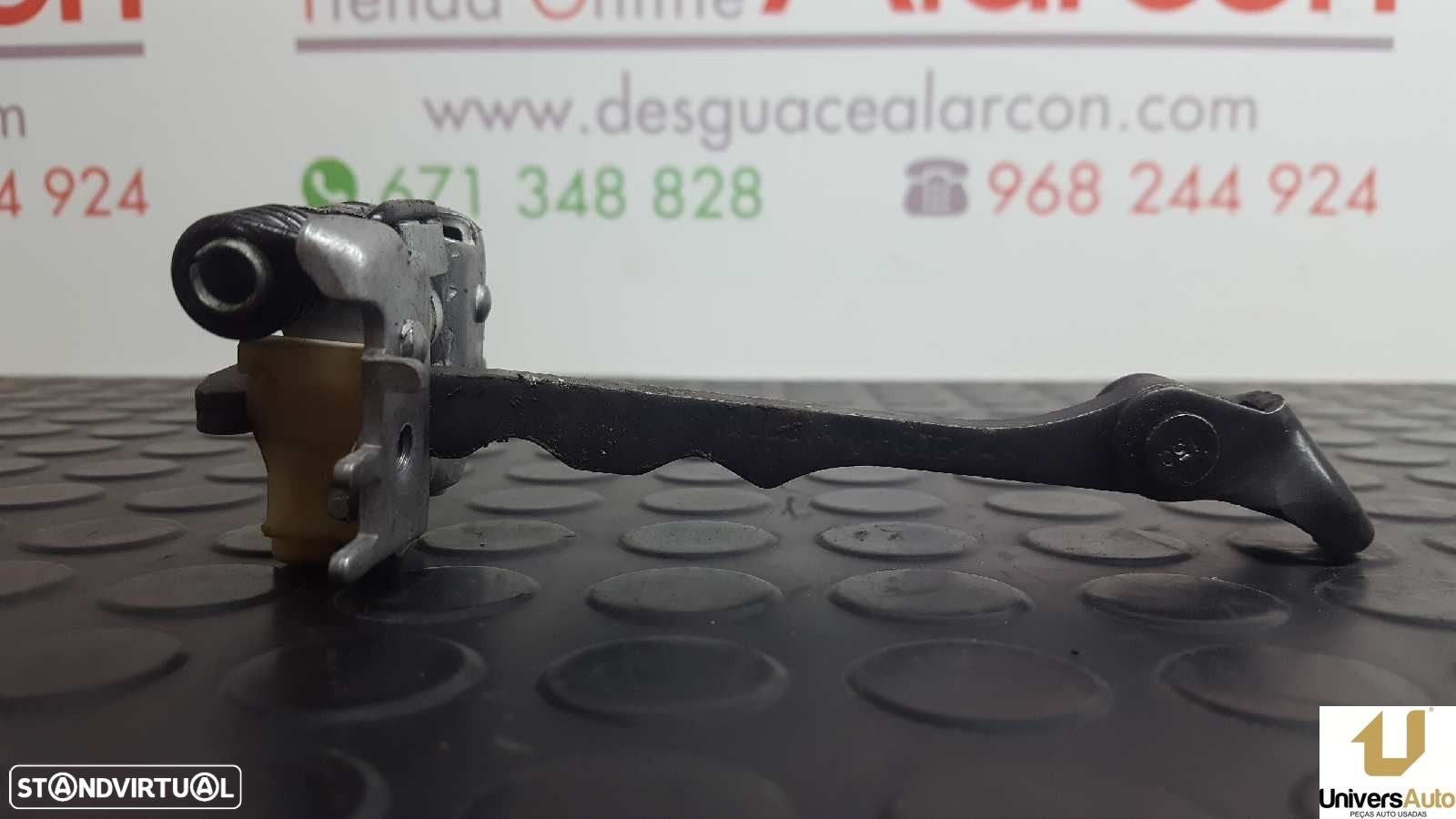 RETENTOR DA PORTA DIANTEIRA DIREITA RENAULT MEGANE III BERLINA 5 P EXPRESSION - 1