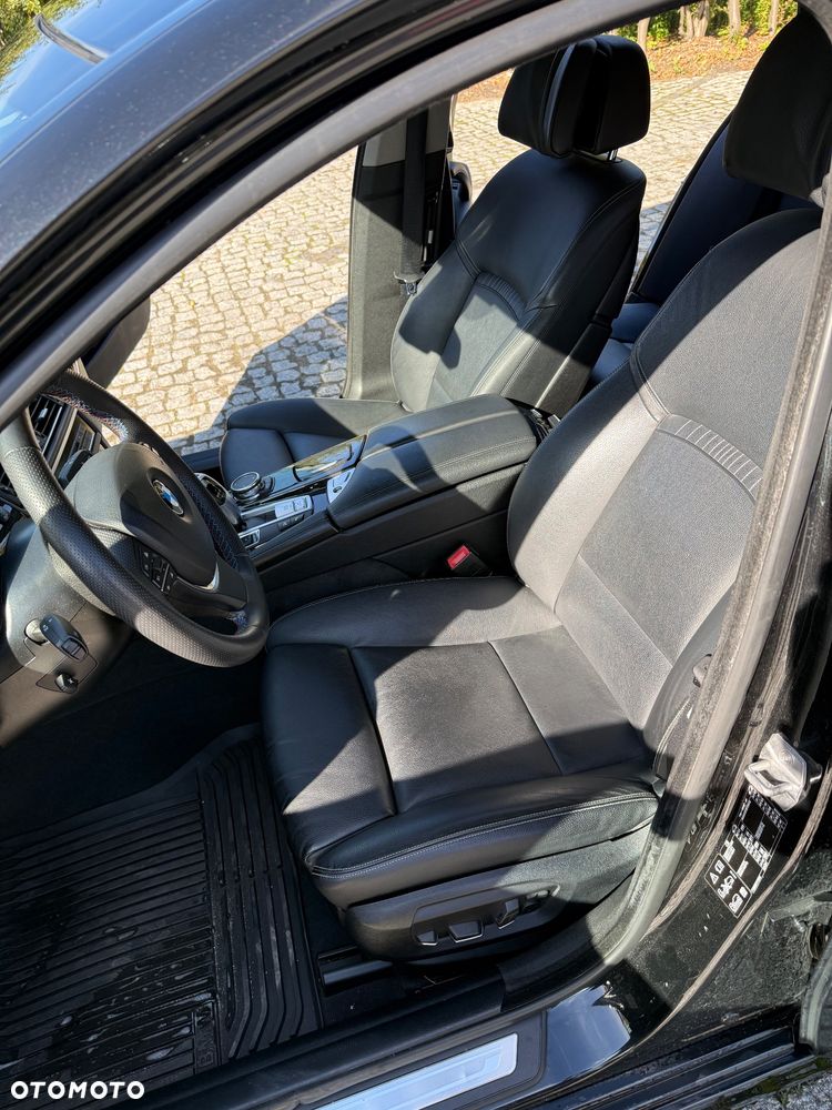 BMW Seria 5 525d xDrive Luxury Line - 15
