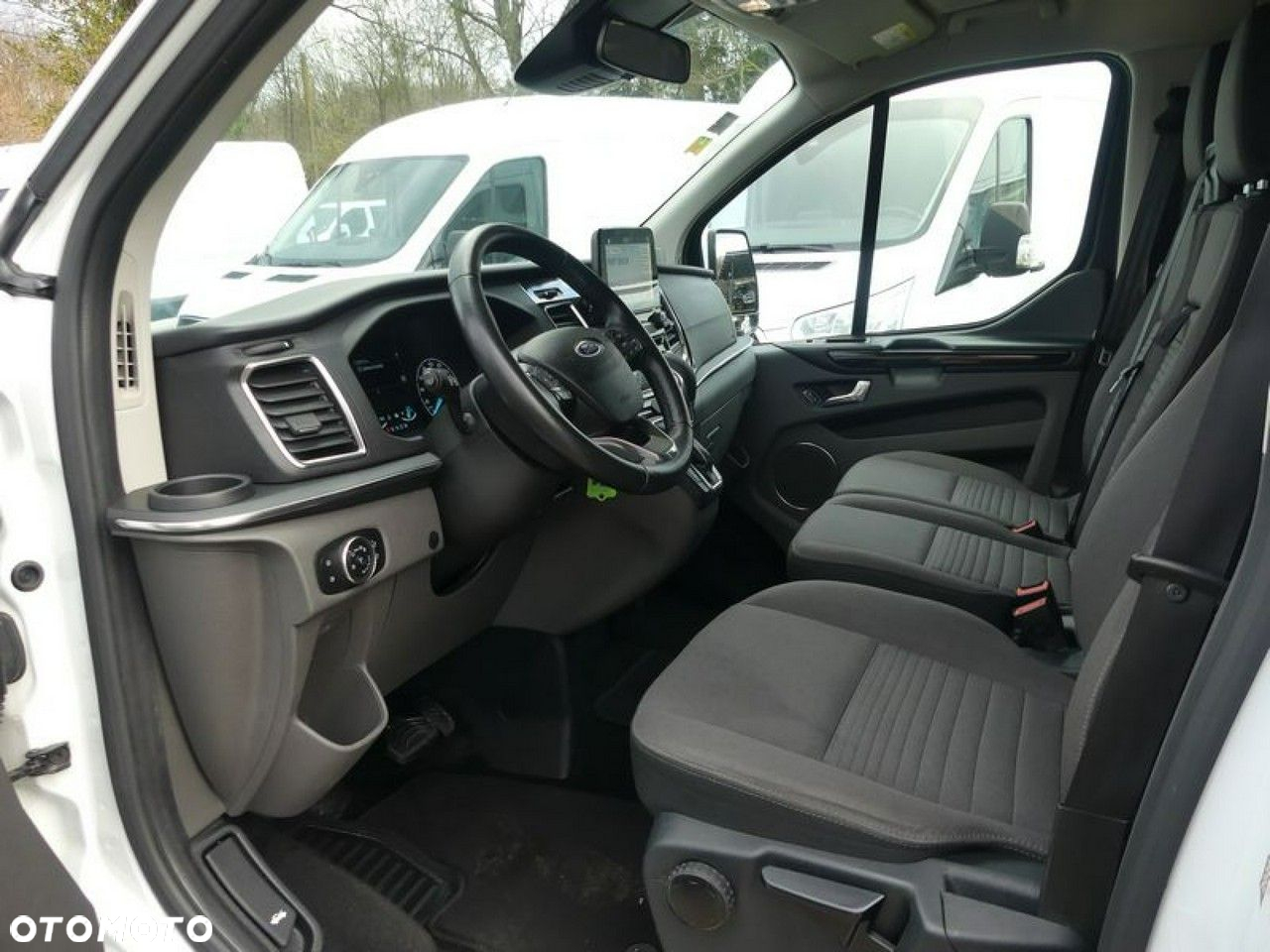 Ford Tourneo Custom - 3