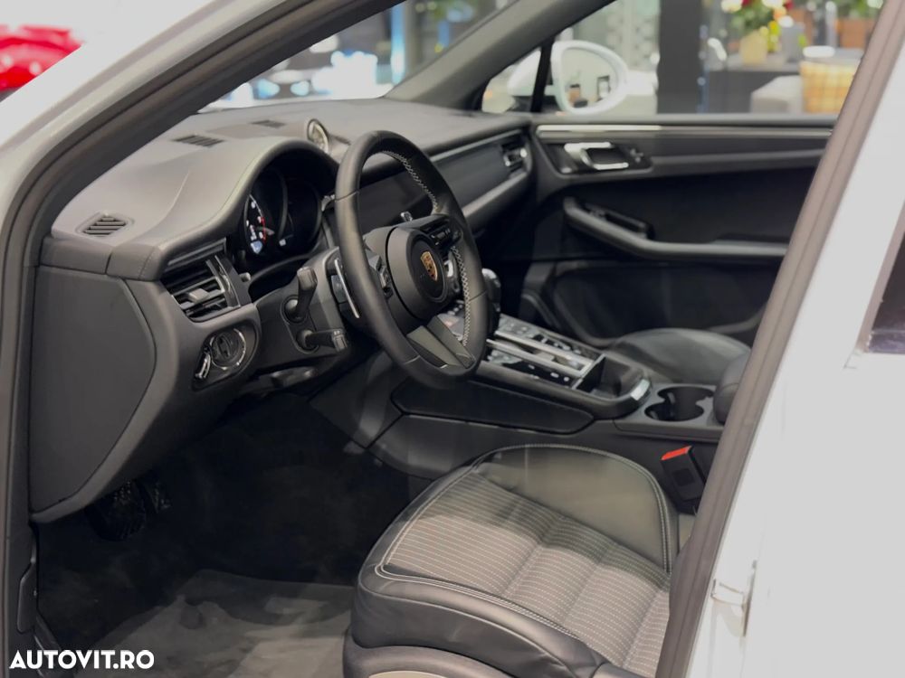 Porsche Macan T - 17