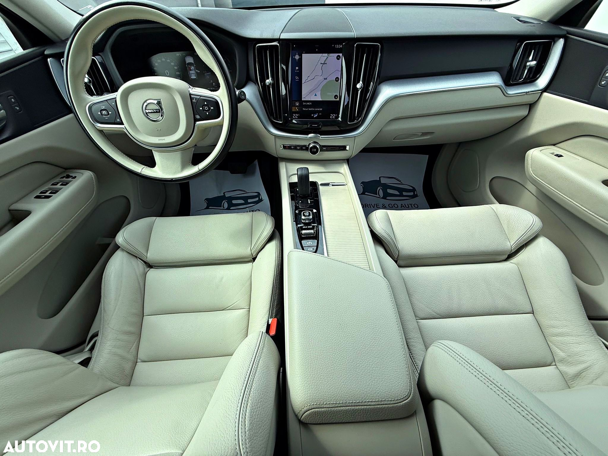 Volvo XC 60 B4 D AWD Geartronic Momentum Pro - 9