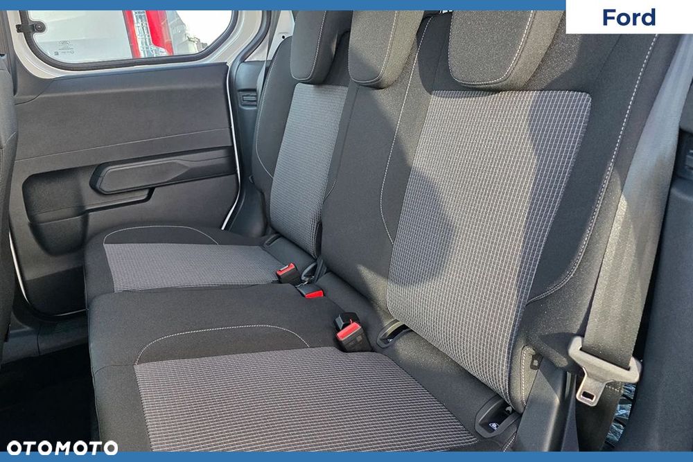 Ford Transit Courier - 10