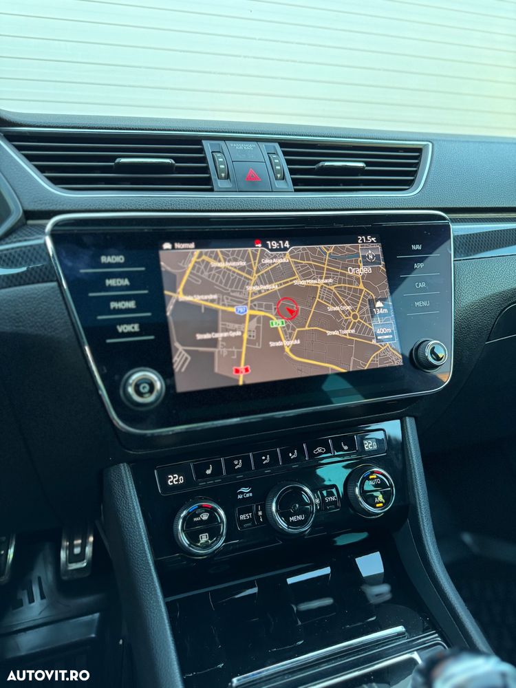 Skoda Superb 2.0 TDI DSG Sportline - 23