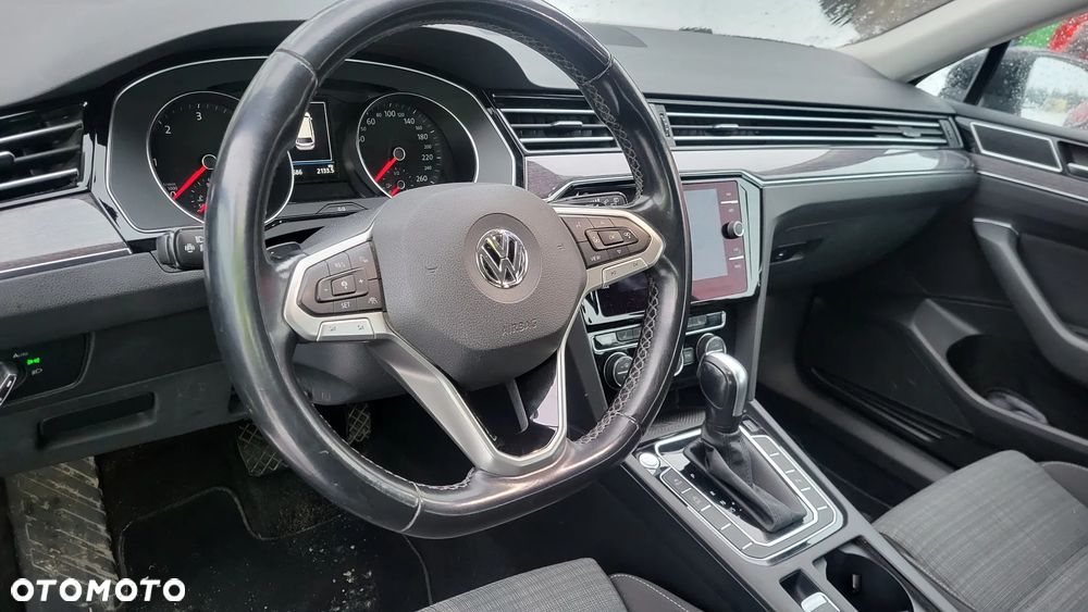 Volkswagen Passat 2.0 TDI SCR DSG Comfortline - 20