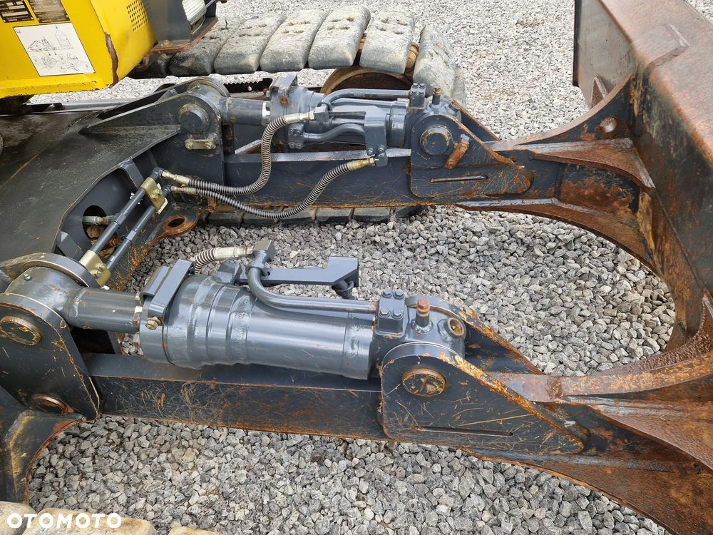 Komatsu PC138US - 19