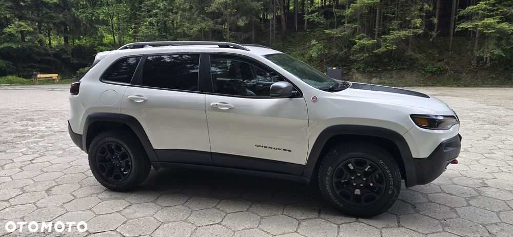Jeep Cherokee - 3