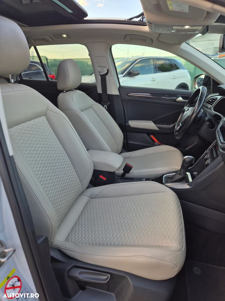 Volkswagen T-Roc - 13