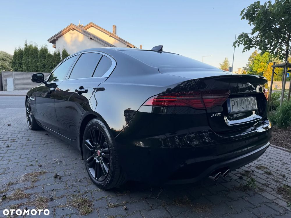 Jaguar XE 2.0 D200 mHEV AWD R-Dynamic S - 4