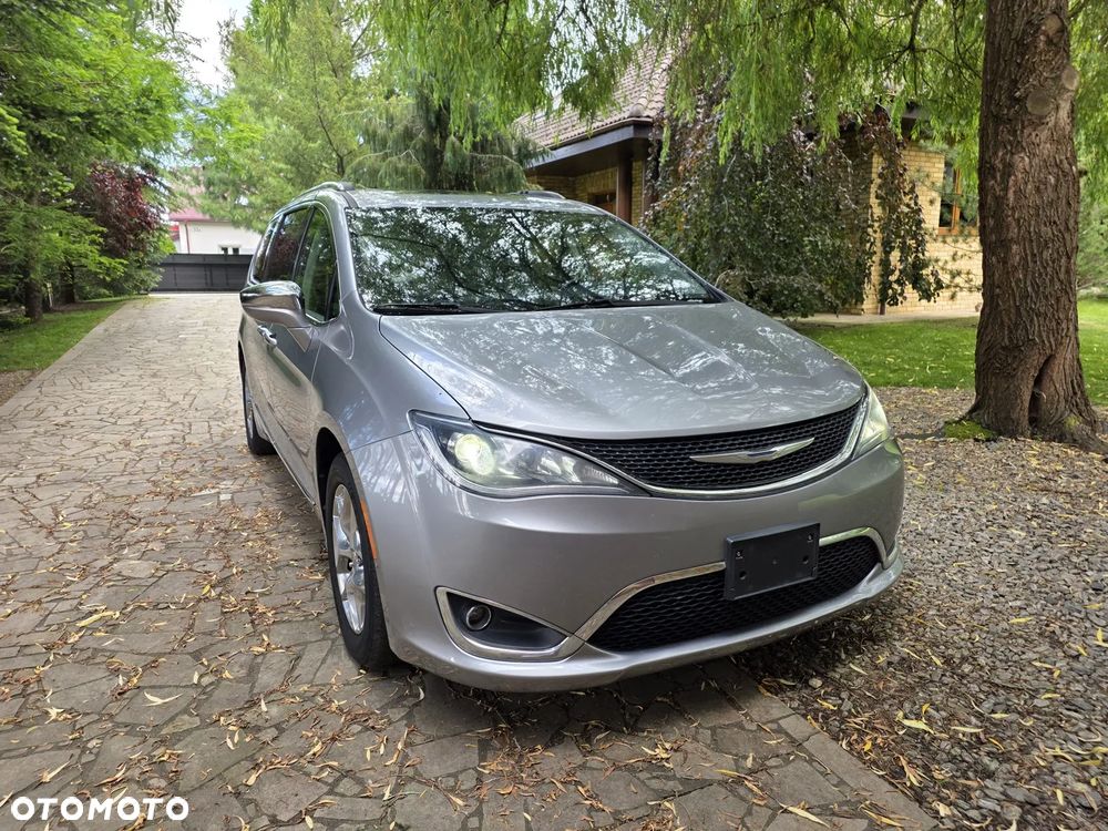 Chrysler Pacifica - 5