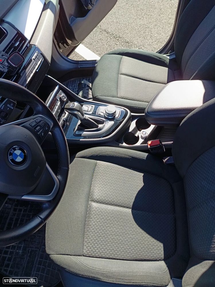 BMW 225xe Active Tourer - 8