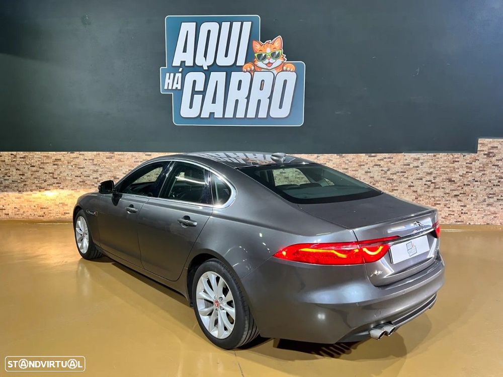 Jaguar XF - 7