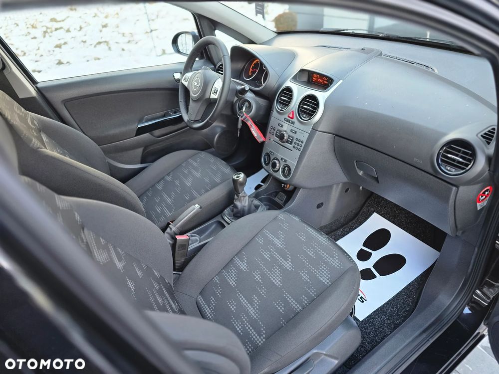 Opel Corsa 1.4 16V Satellite - 18