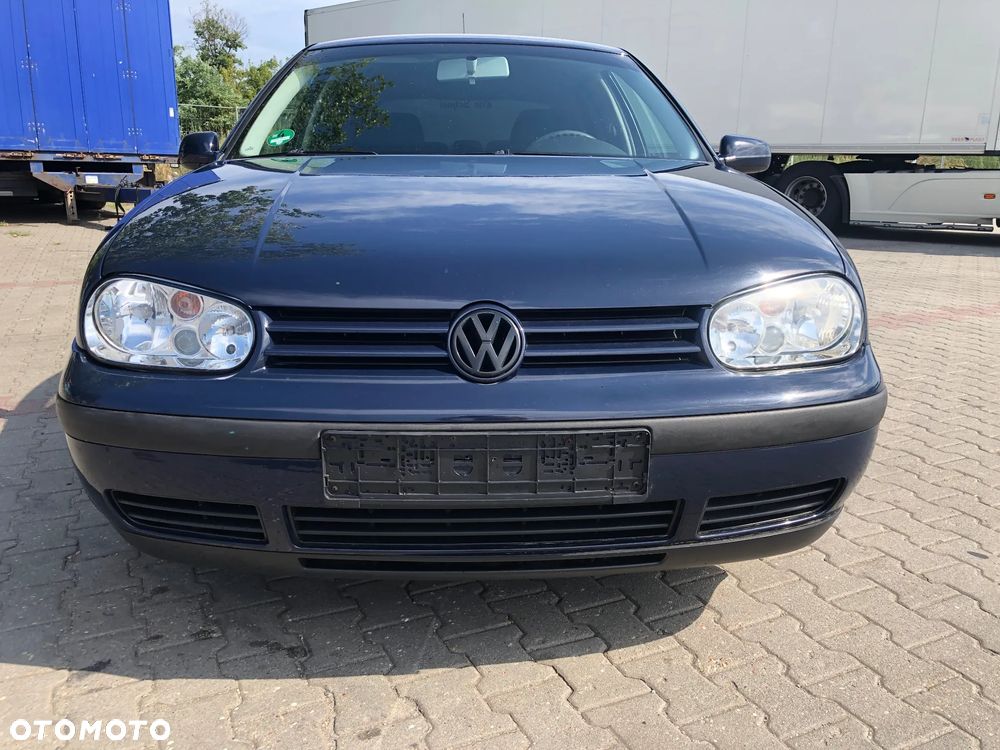 Volkswagen Golf - 4
