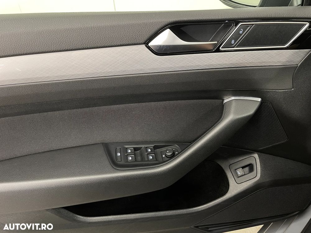 VOLKSWAGEN Passat 2022 — imagine 23