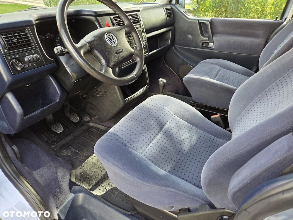Volkswagen Caravelle - 5