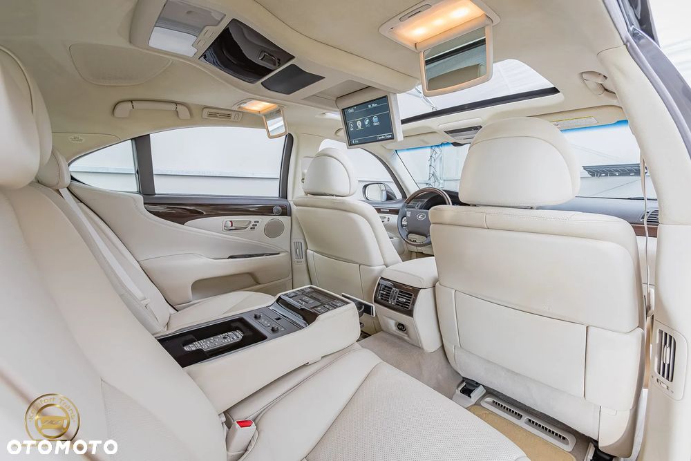 Lexus LS - 12