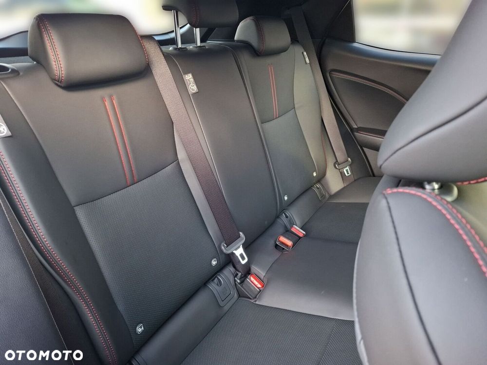 Lexus LBX 1.5 Hybrid Emotion - 27