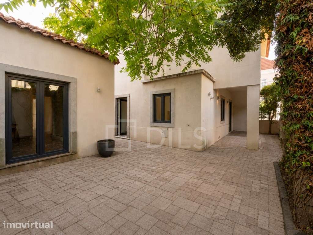 Apartamento T2, próximo do mar, no Estoril - Grande imagem: 2/49