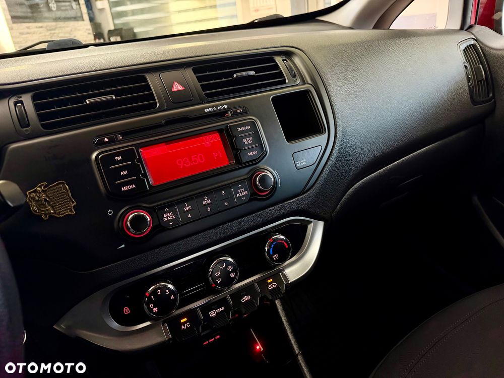Kia Rio 1.2 L - 25