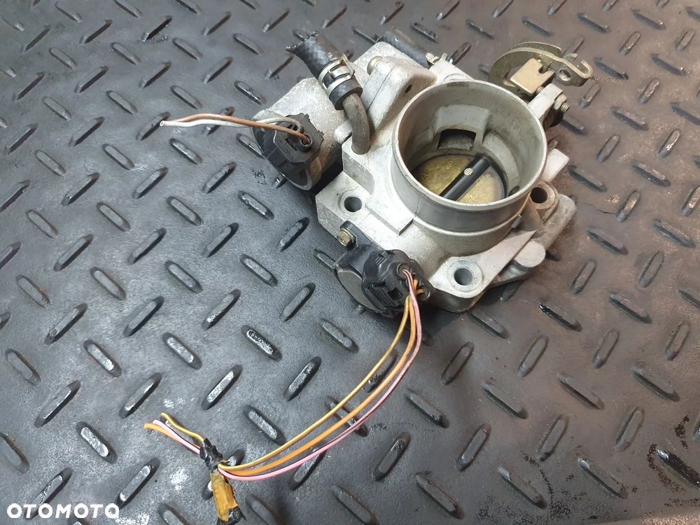 PRZEPUSTNICA ZM015580 MAZDA 323 BJ 1.6 16V 98 KM 00-03 + WTYCZKI INSTALACJA - 1